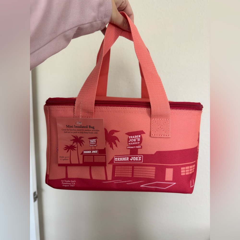 NWT Trader Joe’s Mini Coral Insulated Lunch Bag